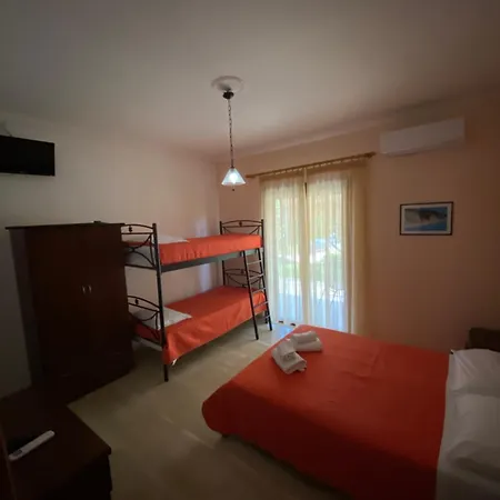 Studios&apartments Thomas Apartman Vaszilikí
