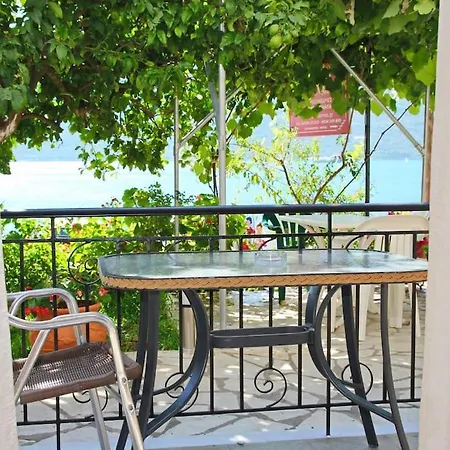 Studios&apartments Thomas * Vasiliki (Lefkada)