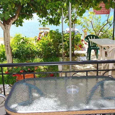 Studios&apartments Thomas Apartment *